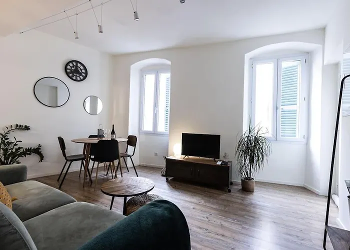 Cocooning Au Coeur De La Cite Imperiale Appartement